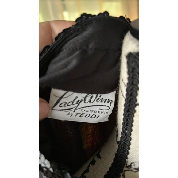 vintage 70s lady Winn black embellished bell sleeve blouse flaw - Picture 3 of 4